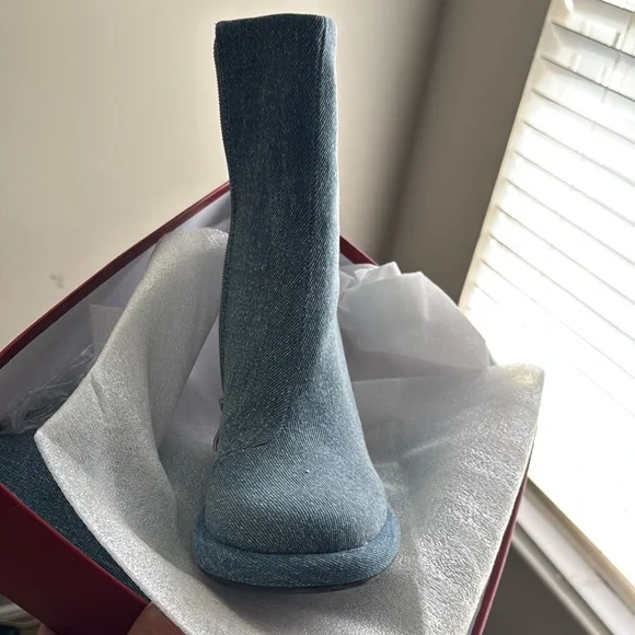 Stylish Denim Ankle Boots - Picture 2 of 6